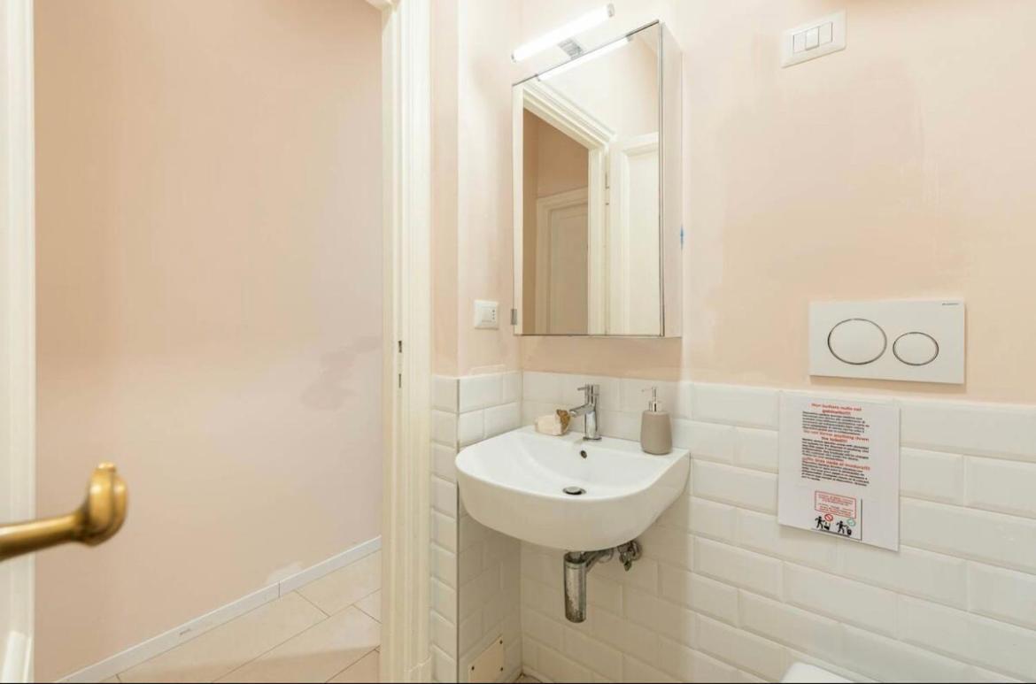 Roma Private Rooms ภายนอก รูปภาพ
