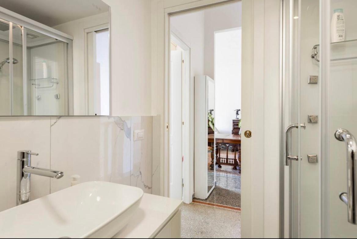 Roma Private Rooms ภายนอก รูปภาพ