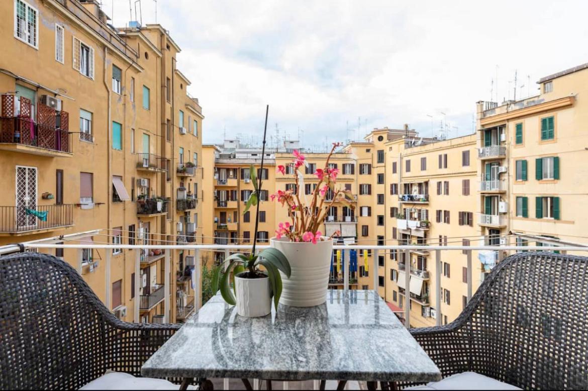 Roma Private Rooms ภายนอก รูปภาพ