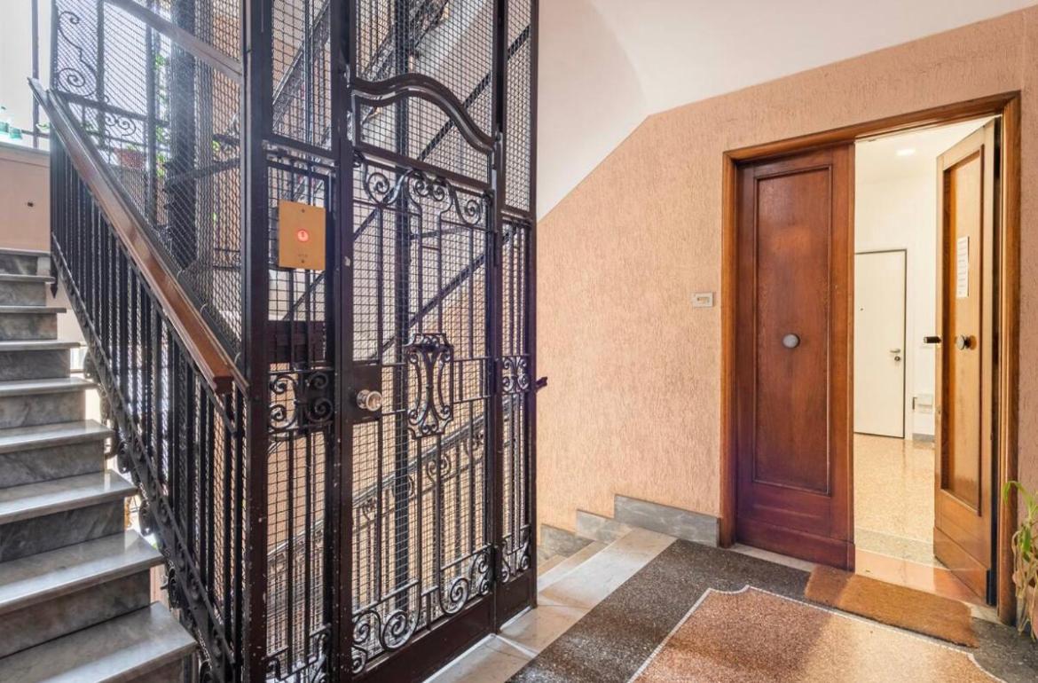 Roma Private Rooms ภายนอก รูปภาพ