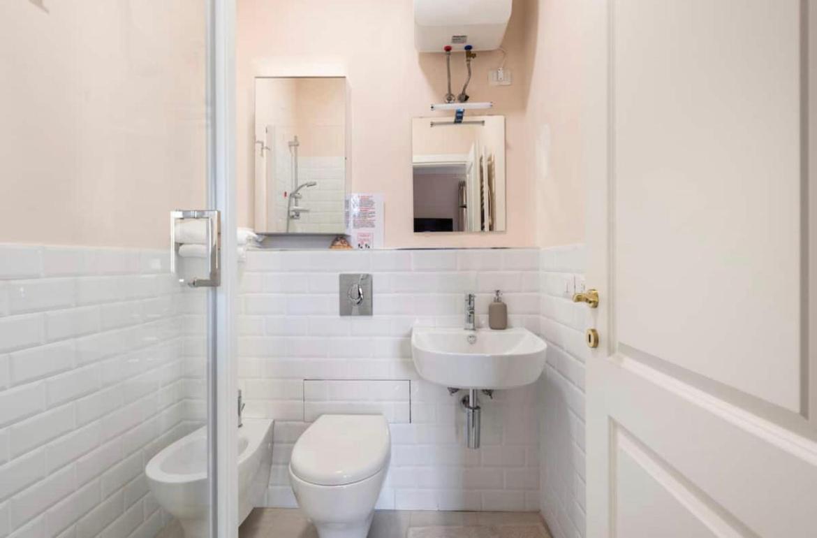 Roma Private Rooms ภายนอก รูปภาพ