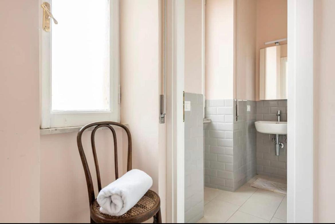 Roma Private Rooms ภายนอก รูปภาพ